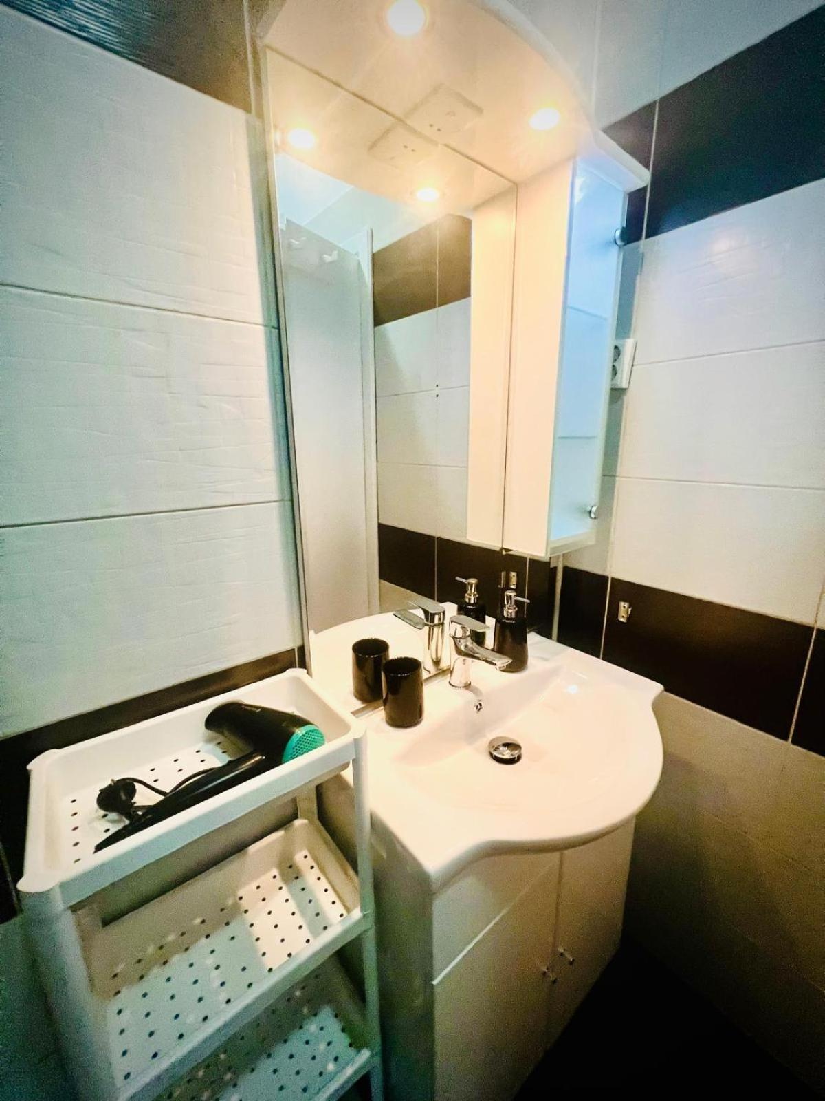 Unirii Guest * Bucureşti
